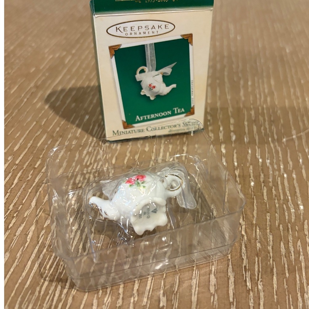 2003 Hallmark Keepsake Afternoon Tea Miniature Ornament Porcelain Teapot QXM4817